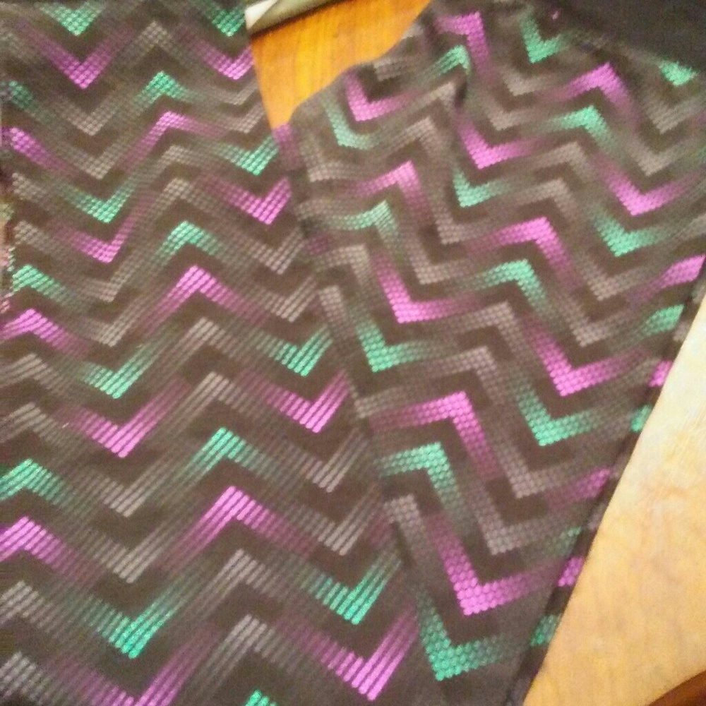 New but no tag zig zag pants